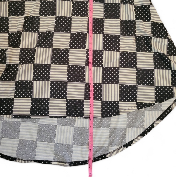 Stars and Stripes LulaRoe XL Carly - Picture 2 of 5